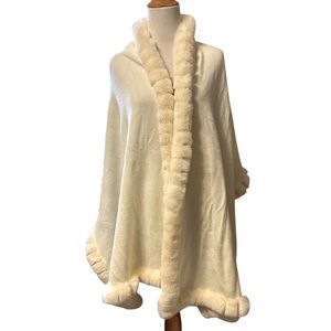 La Fiorentina Cream Faux Fur Accent Cape, one size, new